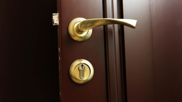 Как правильно выбрать входные металлические двери?