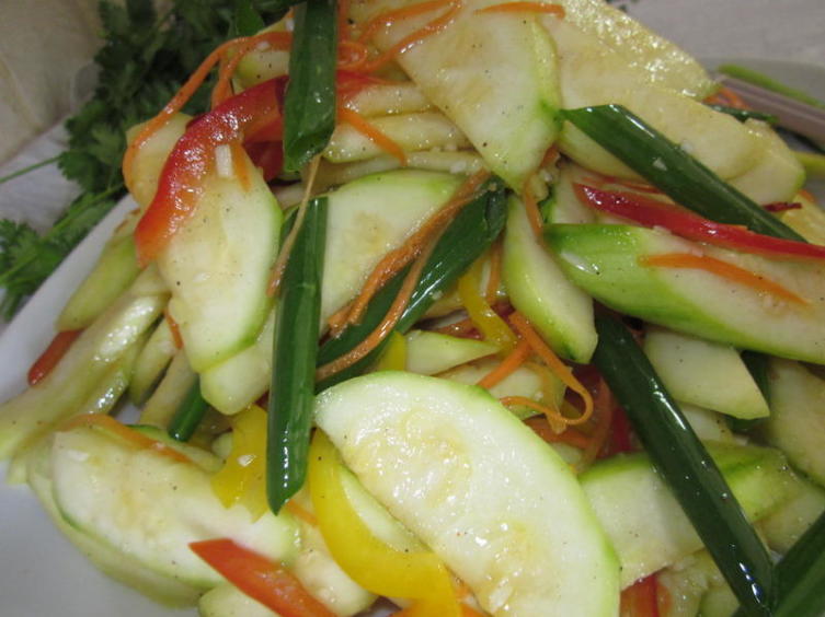 Корейский салат из кабачков