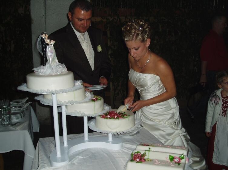 Свадебный торт. Символ плодовитости и семейного единства