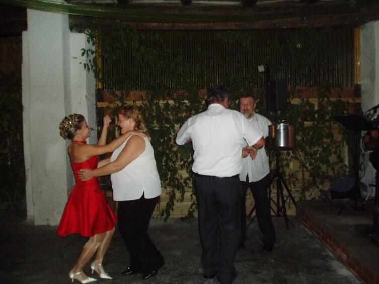 На танец невесту может пригласить любой из гостей