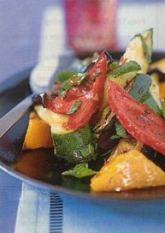 Хотите насладиться нежным вкусом запеченного овощного рагу? Пожалуйста!