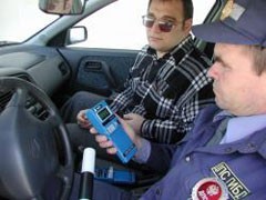 Алкотестер поможет избежать неприятных встреч. Алкотестер поможет избежать неприятных встреч.