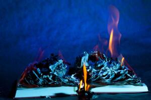 В День сожжения книг: рукописи не горят?