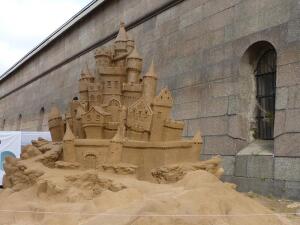 Фестиваль песчаных скульптур у Петропавловской крепости: хотите побывать в мире сказок?