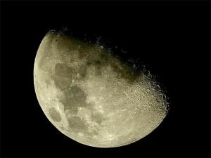Что можно разглядеть на Луне в бинокль?