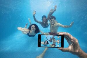 Как снимать под водой на камеру смартфона?