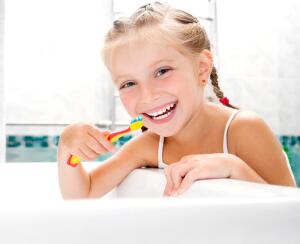 Всем ли надо чистить  зубы?