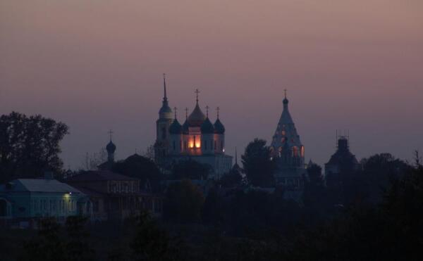 Коломна. Вид на Кремль и Ново-Голутвинский монастырь