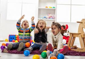 Как регулировать поведение маленького ребенка с помощью игровых ситуаций?