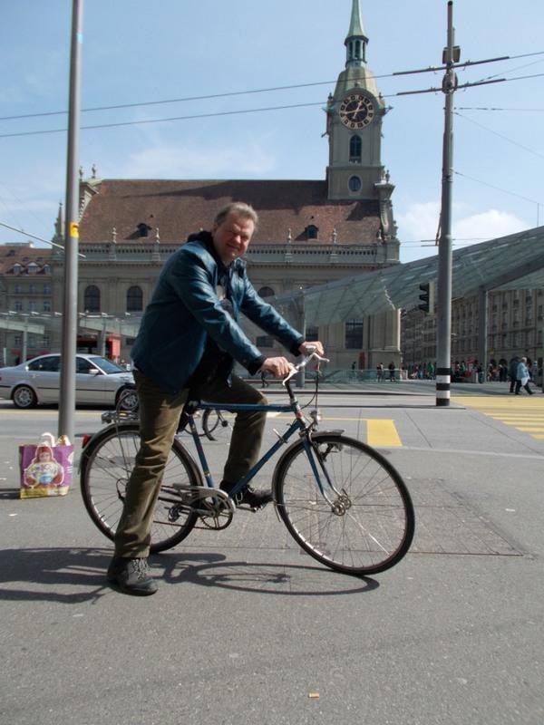 Автору дали покататься на велосипеде в Берне