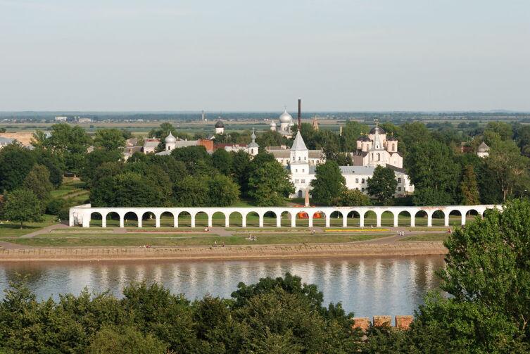 Ярославово Дворище и Торг — исторический архитектурный комплекс на Торговой стороне Великого Новгорода