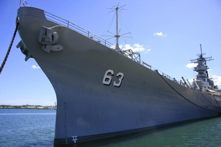 Корабль-музей «Миссури», на борту этого линкора был подписан Акт о капитуляции Японии, на вечной стоянке в Перл-Харбор