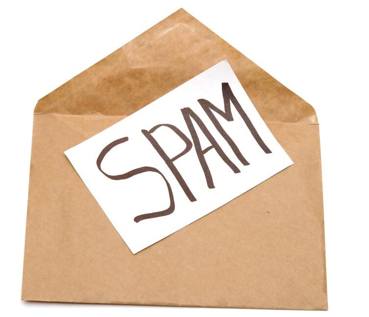 Публикуя свой адрес на каком-либо публичном ресурсе, вы рискуете стать получателем спама