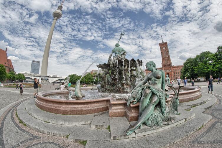 Площадь Александерплац, фонтан Нептуна
