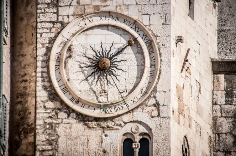 Башенные часы известны с XIII века