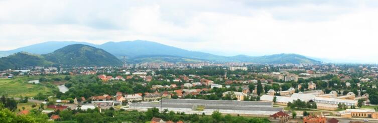 Город Мукачево, вид на центральную часть города с Замковой горы