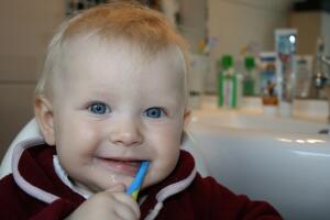 Как электрические зубные щетки Oral-B помогают детям эффективнее чистить зубы, получая удовольствие от процесса?