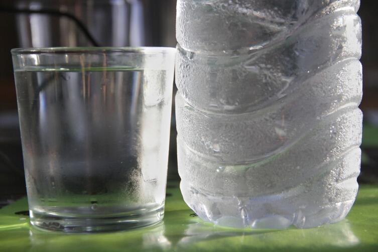 Установите фильтры на кран, не увлекайтесь бутылированной водой