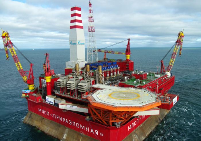 Приразломное нефтяное месторождение на шельфе Печорского моря