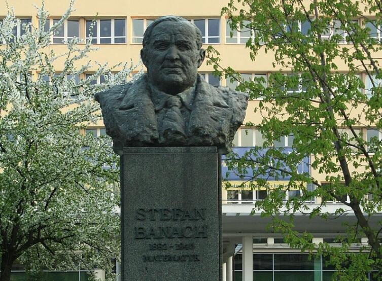 Памятник Стефану Банаху в Кракове