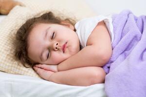 Как с помощью подушки наладить ночной сон детей?