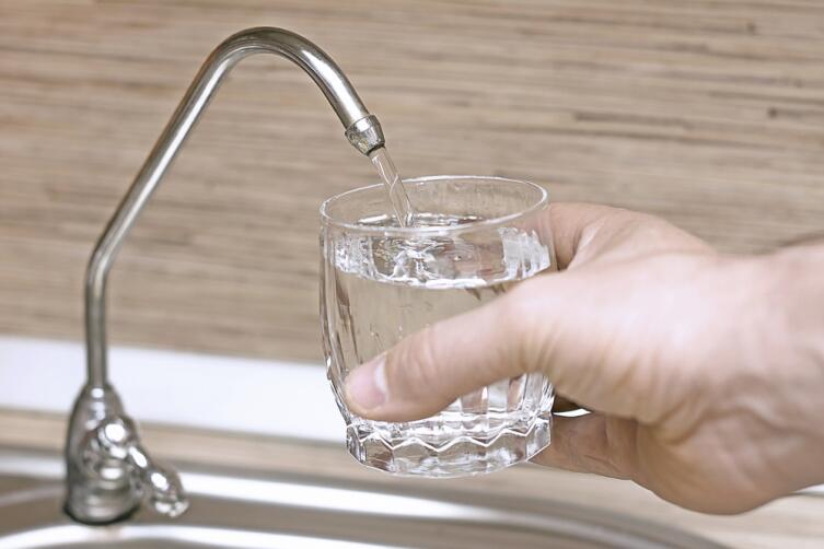 Чем полезен обычный стакан воды?
