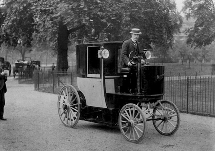 Международный день таксиста. Когда в Лондоне впервые появились электрические такси?