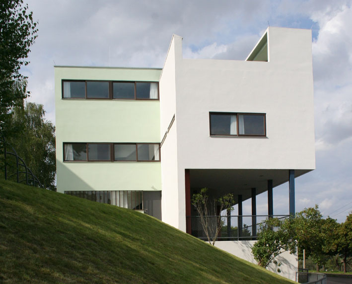 Жилой дом по проекту Ле-Корбюзье в посёлке Вейссенгоф, Штутгарт, Германия. 1927