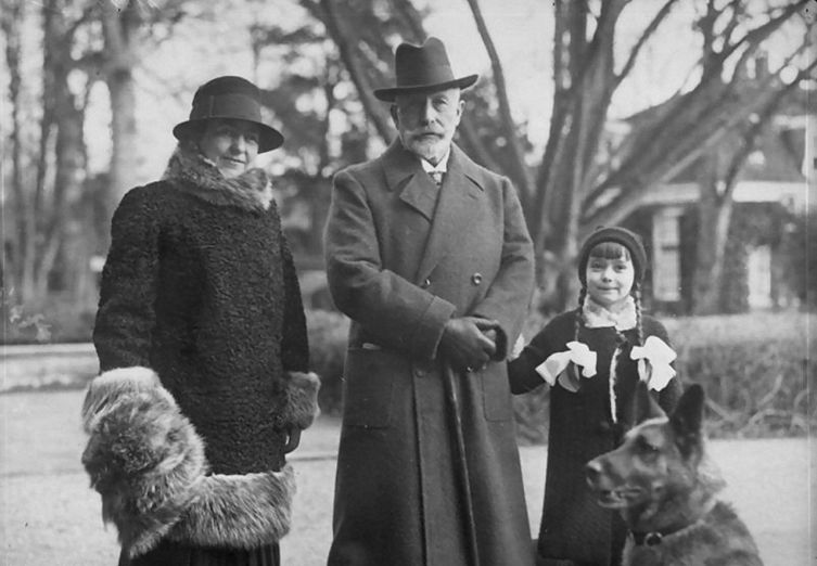 Гермина вместе со своим вторым мужем, Вильгельмом II и дочерью Генриеттой Герминой