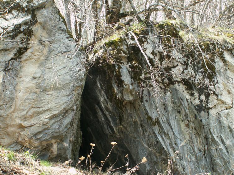 Пещера Святого Иоанна Рильского на окраине Рильского монастыря