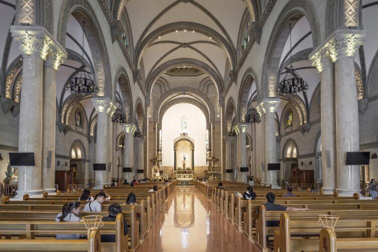 Кафедральный собор Манилы, внутренний интерьер