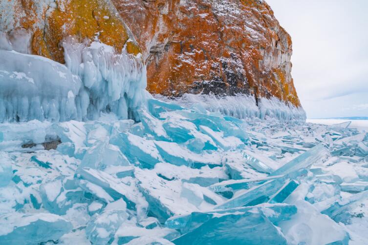 Ледяные торосы на Байкале