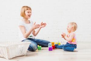 Чему учит детей игра в ладушки?