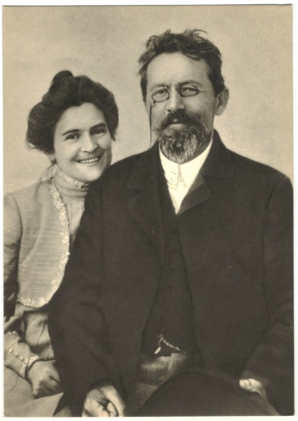 Писатель Антон Павлович Чехов и его жена — актриса Ольга Леонардовна Книппер-Чехова, Ялта, 1901 г.