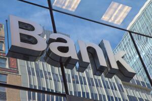Какому банку доверить свои сбережения?
