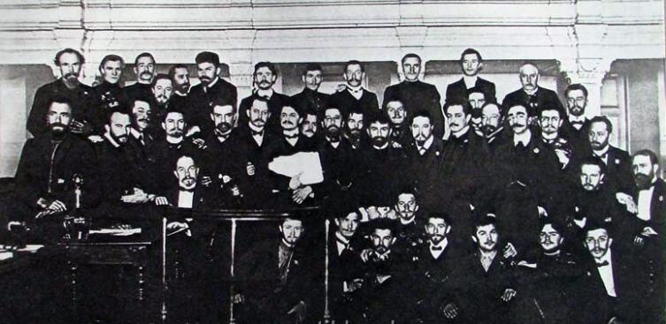 Троцкий среди рабочих депутатов Петербурга, 1905 год