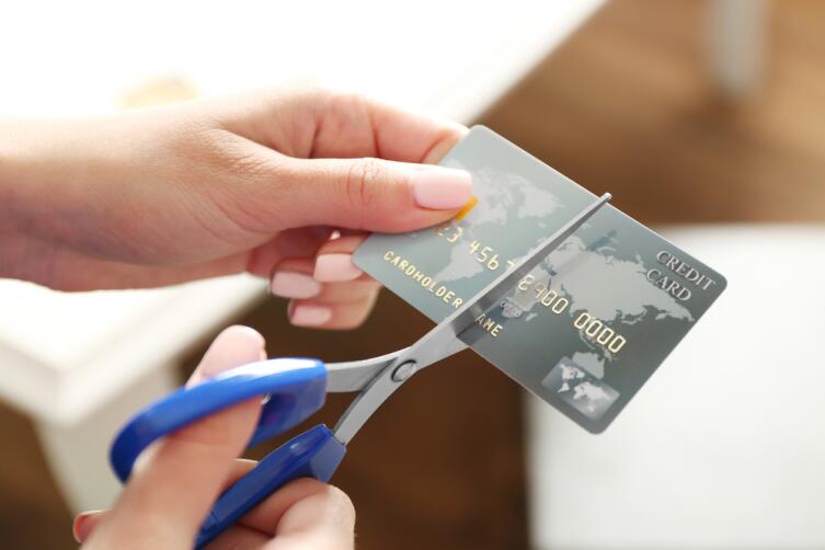Как избавиться от долгов по кредитным картам?
