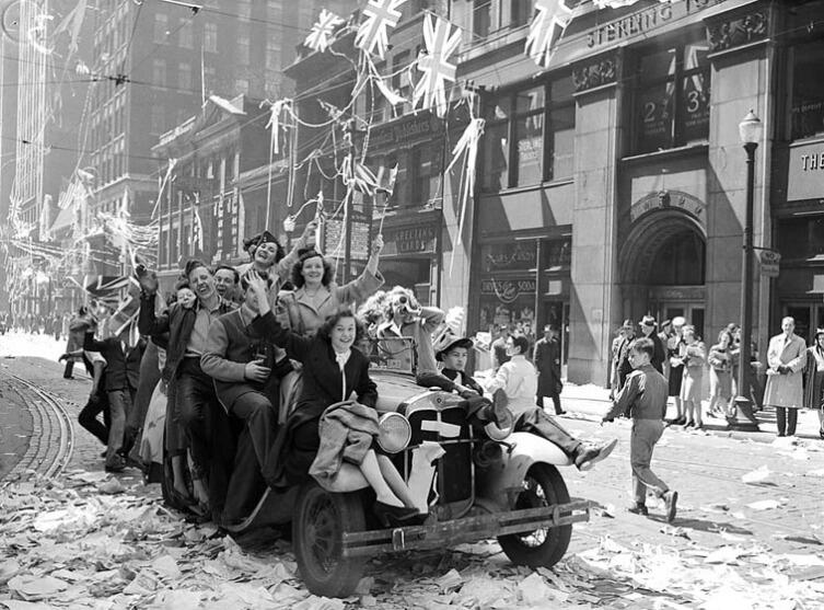 Торонто, Канада, 7 мая 1945 г.