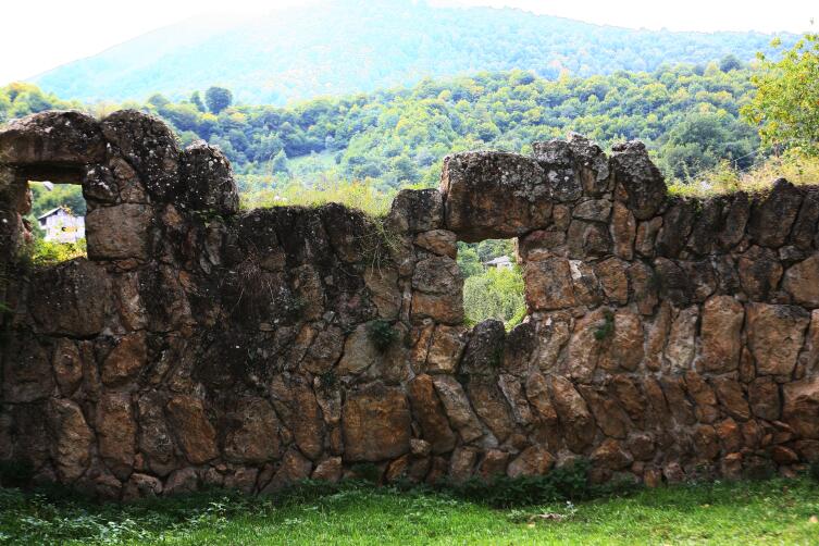 Древние стены около Гошаванка