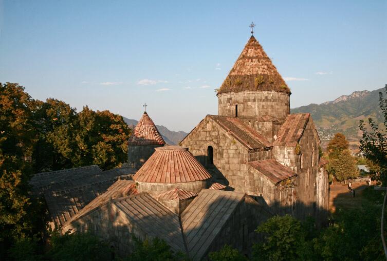Сейчас крыши реставрированы, и часть очарования монастырь потерял