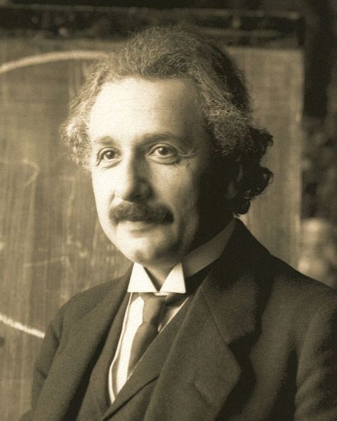 Альберт Эйнштейн не смог сдать ЕГЭ