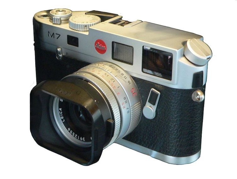 Пленочный фотоаппарат Leica