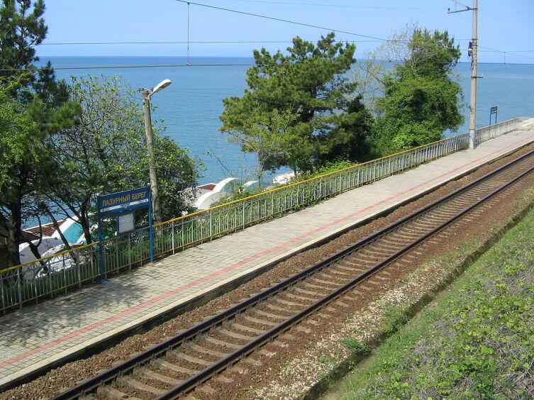 Железнодорожная платформа «Лазурный берег» на территории Головинки