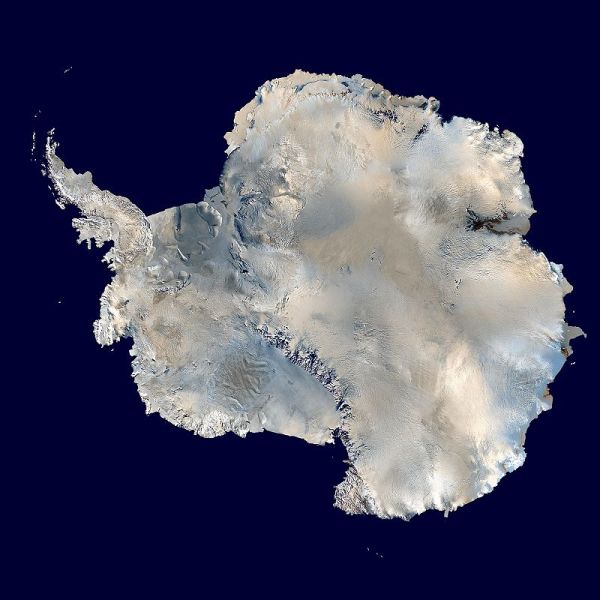 Спутниковое фото Антарктиды