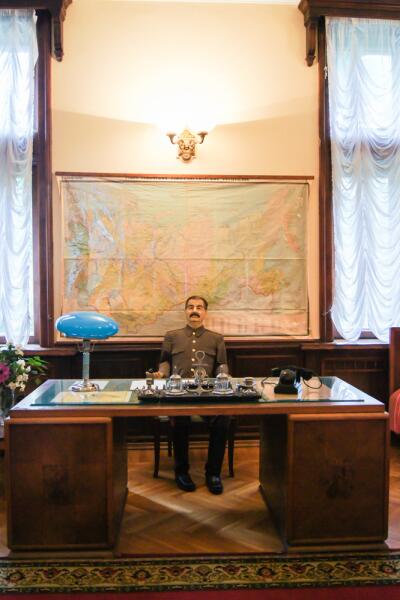 Восковая фигура Сталина на сочинской даче