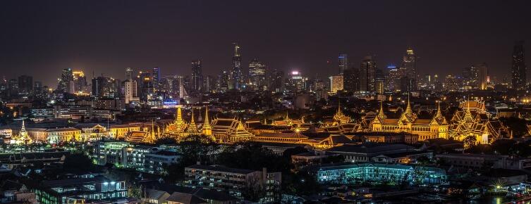 Небоскребы и Большой Дворец в Бангкоке