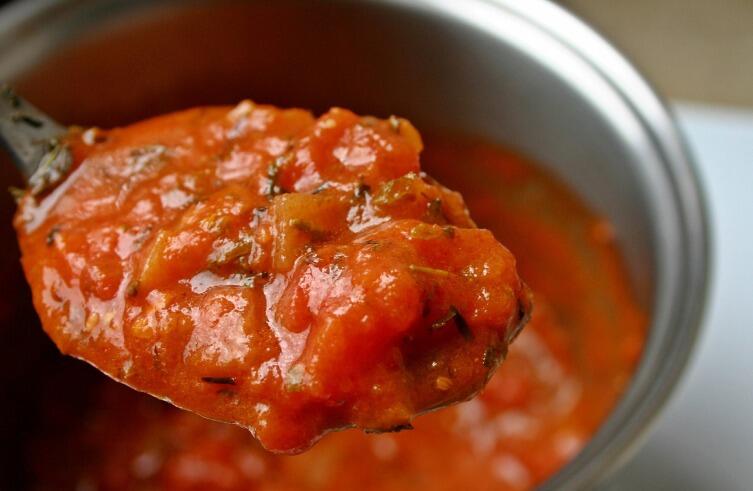 Припасы на зиму. Как приготовить вкусные томатные соусы?