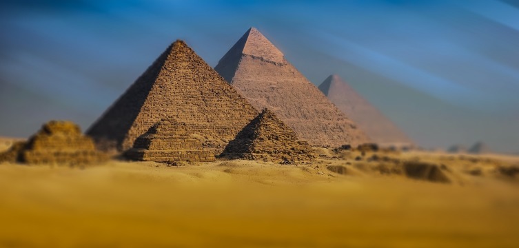 В Древнем Египте электрумом покрывали вершины пирамид