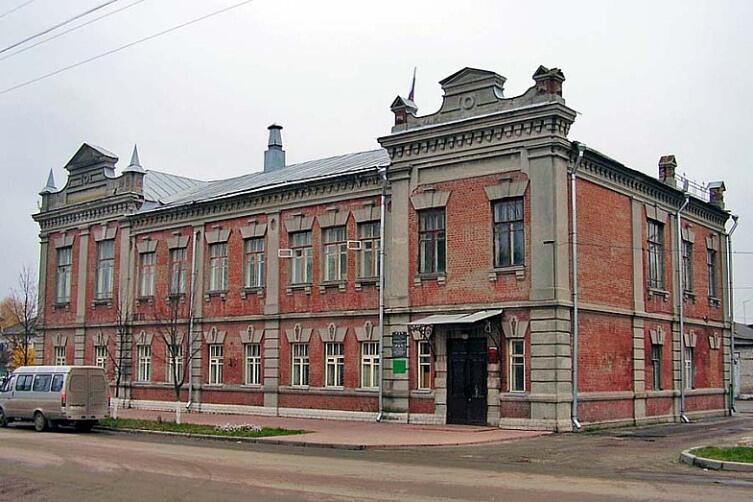 Здание администрации города Судогда и краеведческого музея