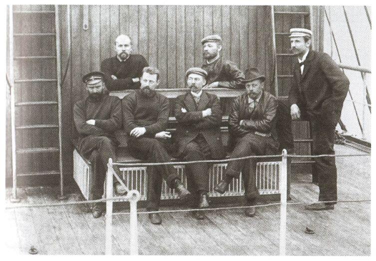Участники северной экспедиции на «Заре». Крайний слева — А. В. Колчак